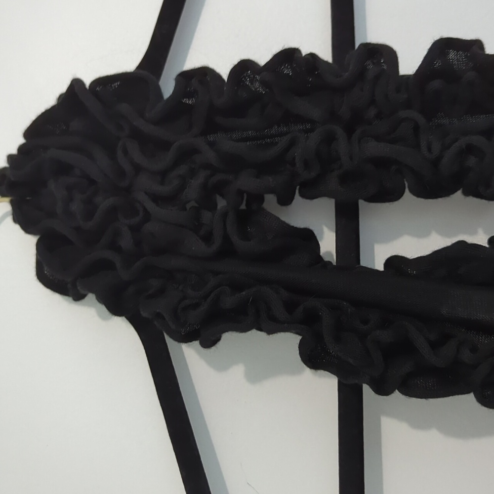 Black ruffle scarf
